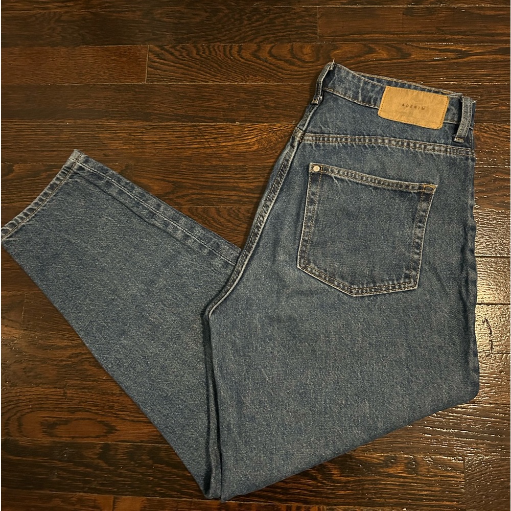 Loose mom jeans